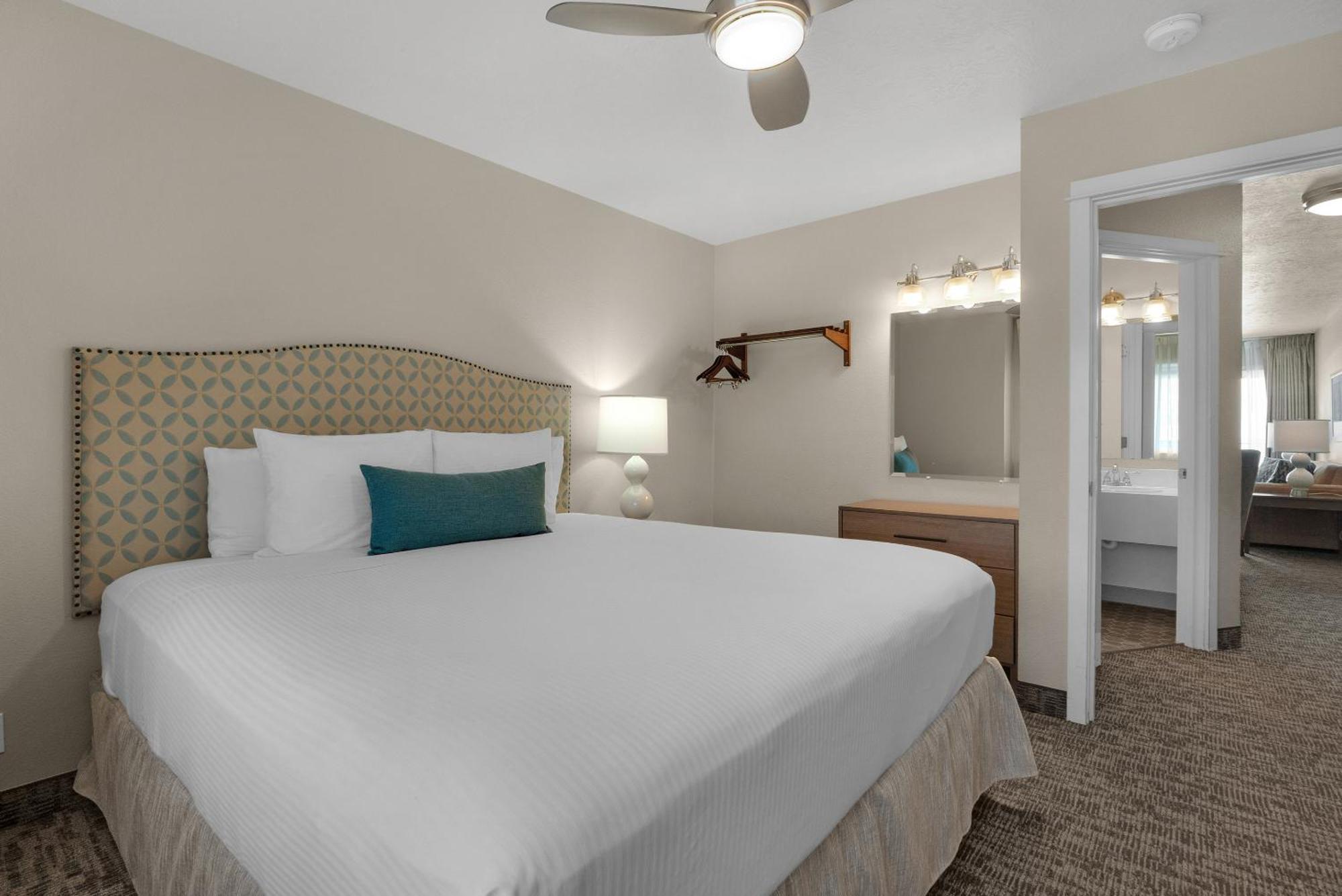 Pelican Shores Inn Линкольн-Сити Экстерьер фото